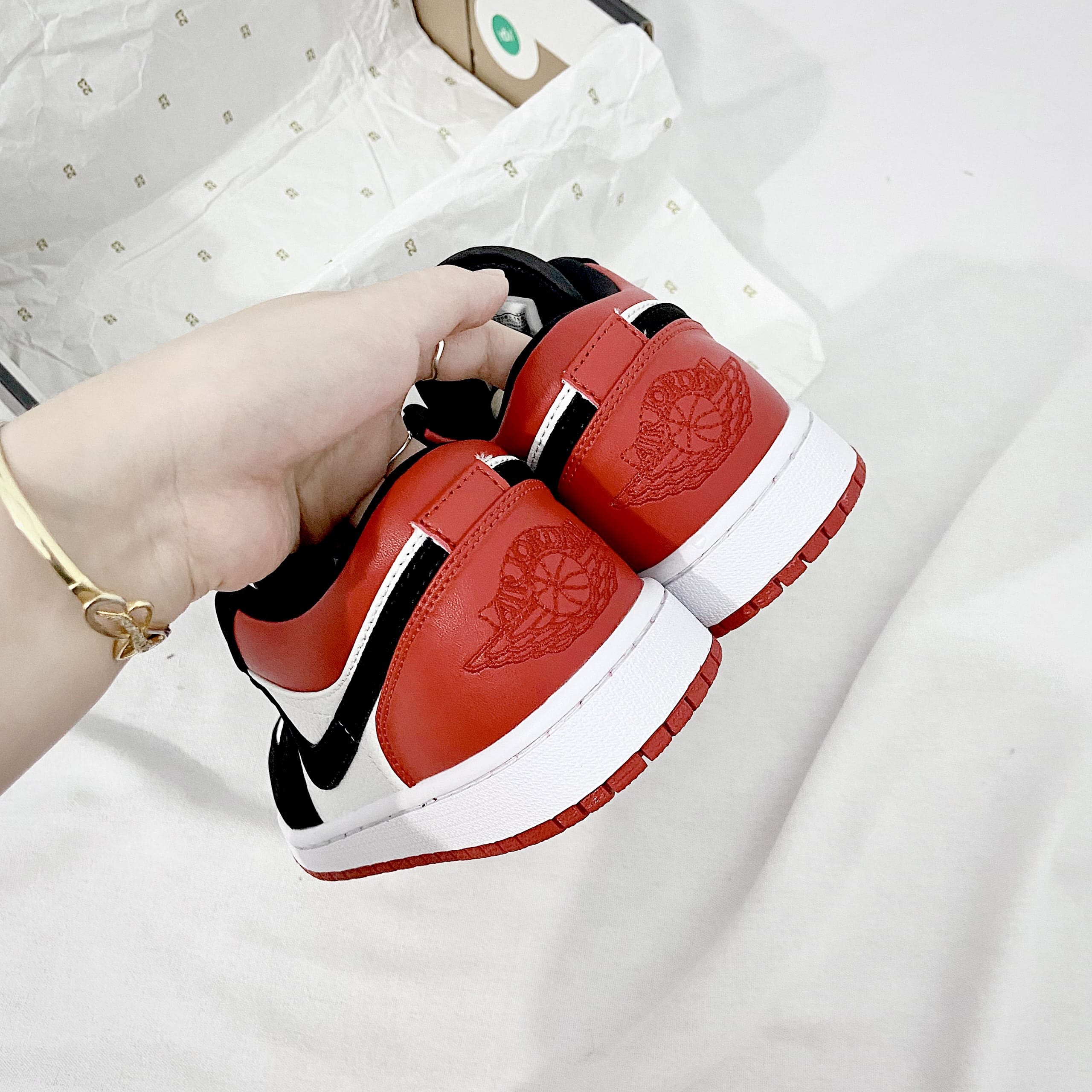 Nike Air Jordan 1 Black Toe