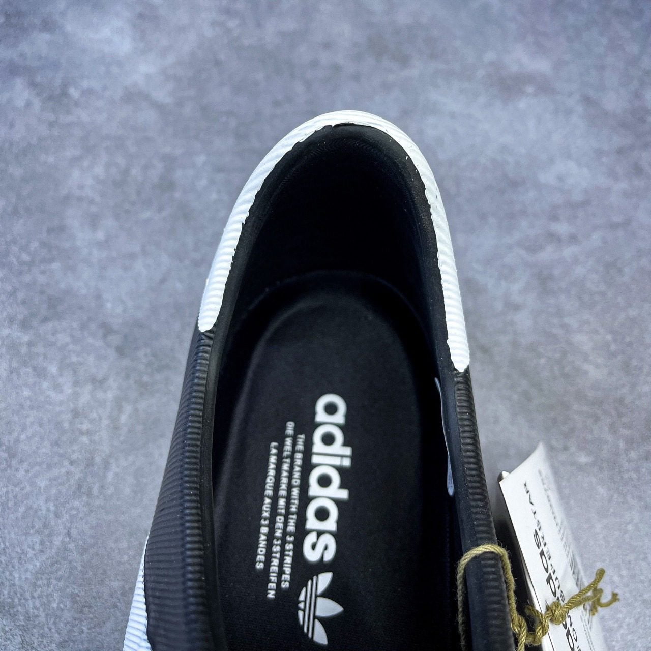 Giày Adidas Slip-on Adifom