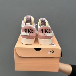 Nike Blazer màu hồng