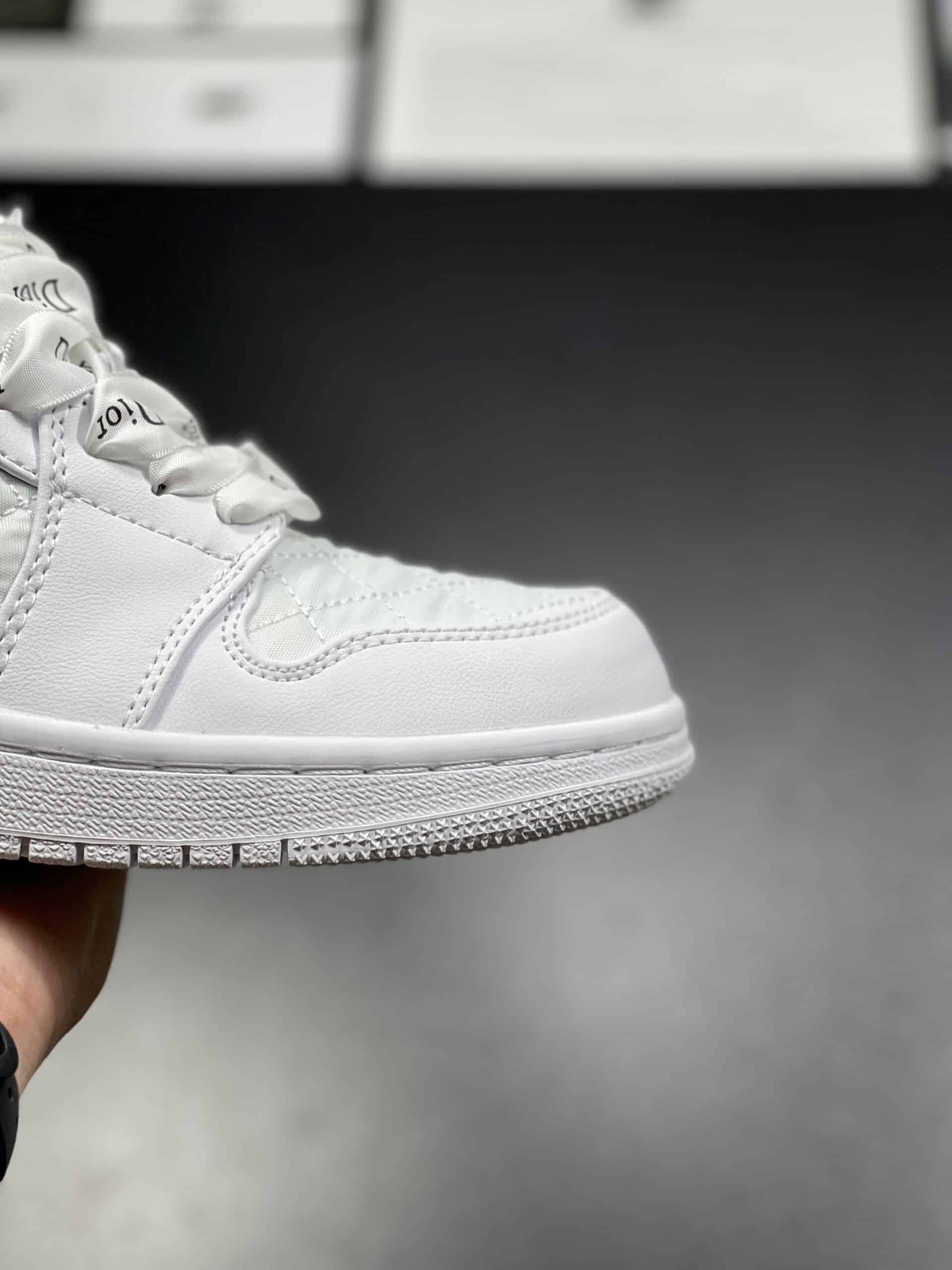 JD 1 Low Quilted White