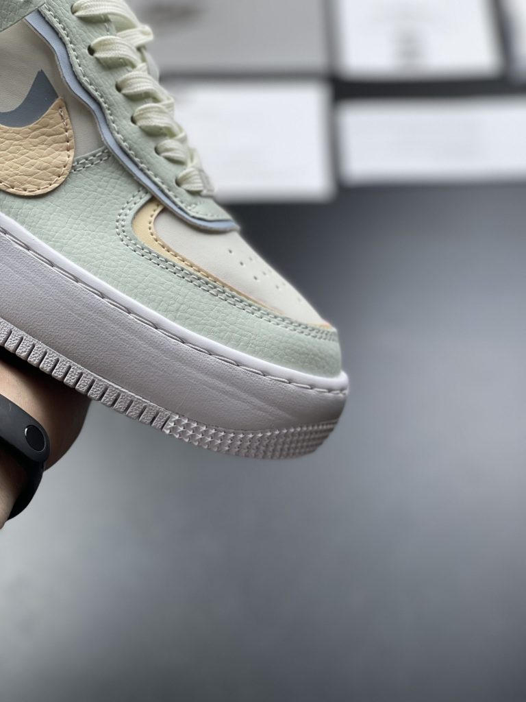tênis nike air force 1 shadow barely green crimson tint