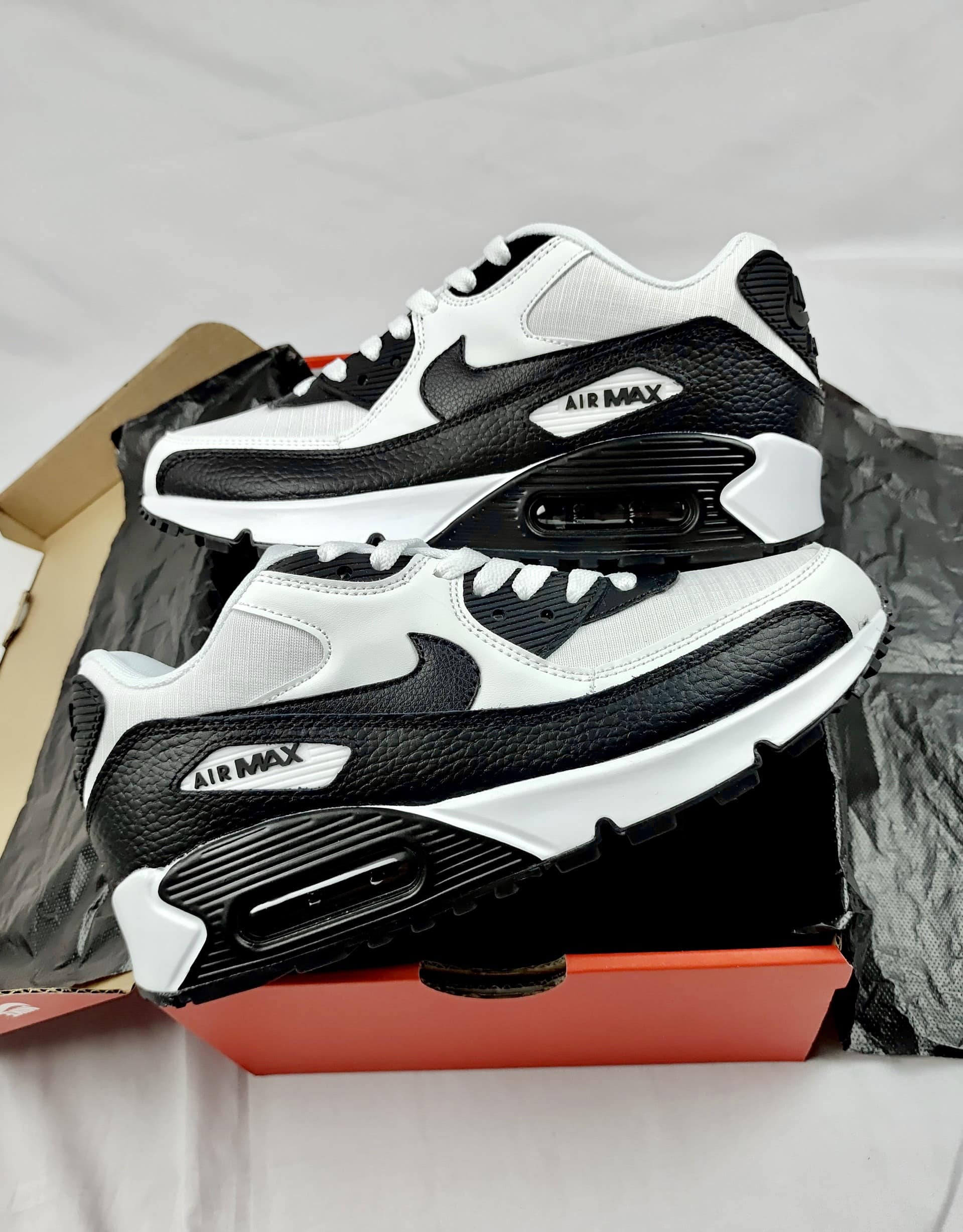 Giày Nike Air Max 90 Panda Trắng Đen