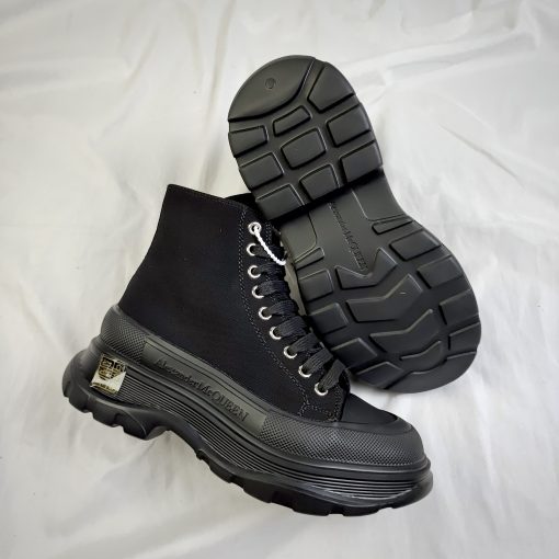 Giày Alexander McQueen Tread Slick Low Lace Up Boots Black