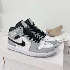 Giày Nike Air Jordan 1 Cổ Cao Light Smoke Grey