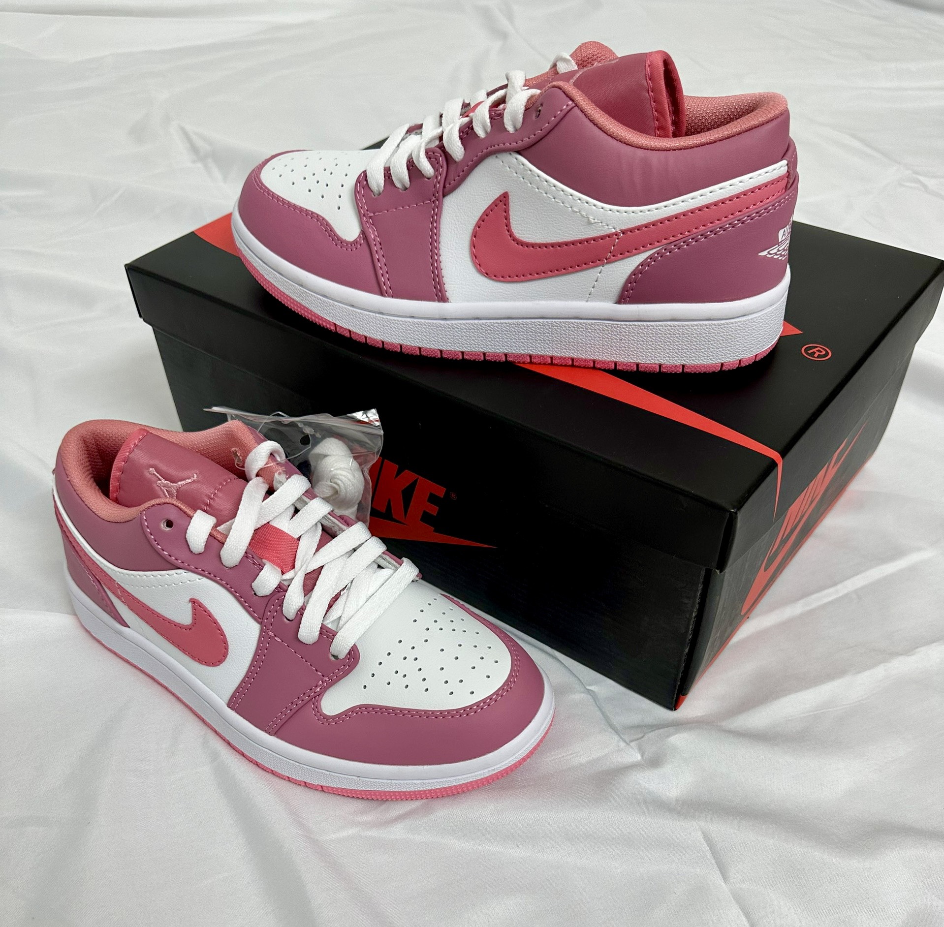 Giày Nike Air Jordan 1 Desert Berry White Pink