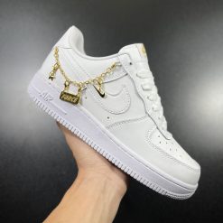 Giày Nike Air Force 1 Trắng Charm Dây Vàng