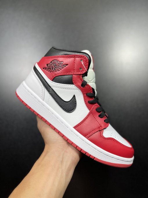 Giày Nike Air Jordan 1 Chicago White Toe