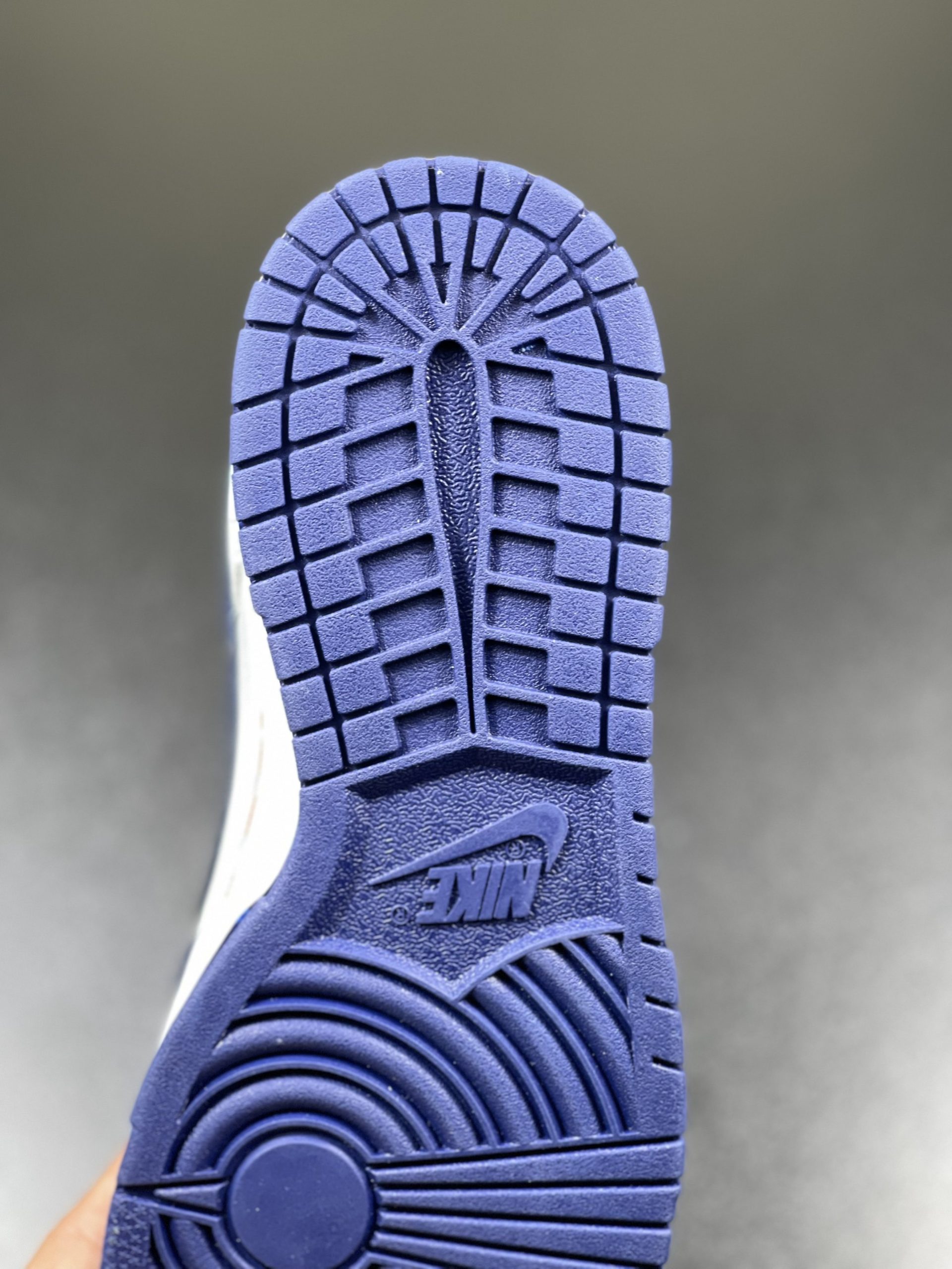 Giày Nike SB EMB Trắng Xanh
