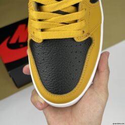 Giày Nike Air Jordan 1 Retro High Pollen Vàng Đen