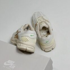 Giày Nike Zoom Vomero 5 Trắng Kem Phối Nâu