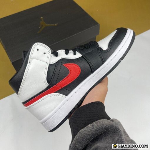 Giày Nike Air Jordan 1 Mid Black Chile Red