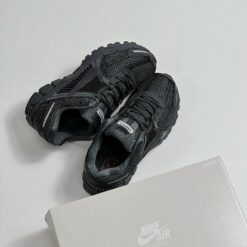 Giày Nike Zoom Vomero 5 Đen