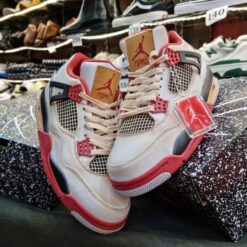 Giày Nike Air Jordan 4 Kem Trắng Đỏ