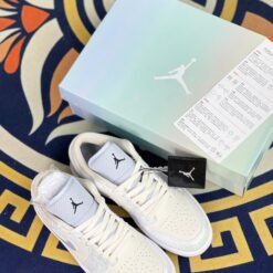 Giày Jordan 1 Cổ Thấp Trắng Xanh Loang