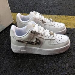 Giay AF1 Trang Logo Kim Loai White Metal Giày AF1 Trắng Logo Kim Loại White Metal