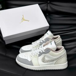 Giay Air Jordan 1 Sail Soft Pearl Xam Trang Giày Air Jordan 1 Sail Soft Pearl Xám Trắng