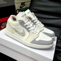 Giay Nike Air Jordan 1 Sail Soft Pearl White Gray Giày Nike Air Jordan 1 Sail Soft Pearl White Gray