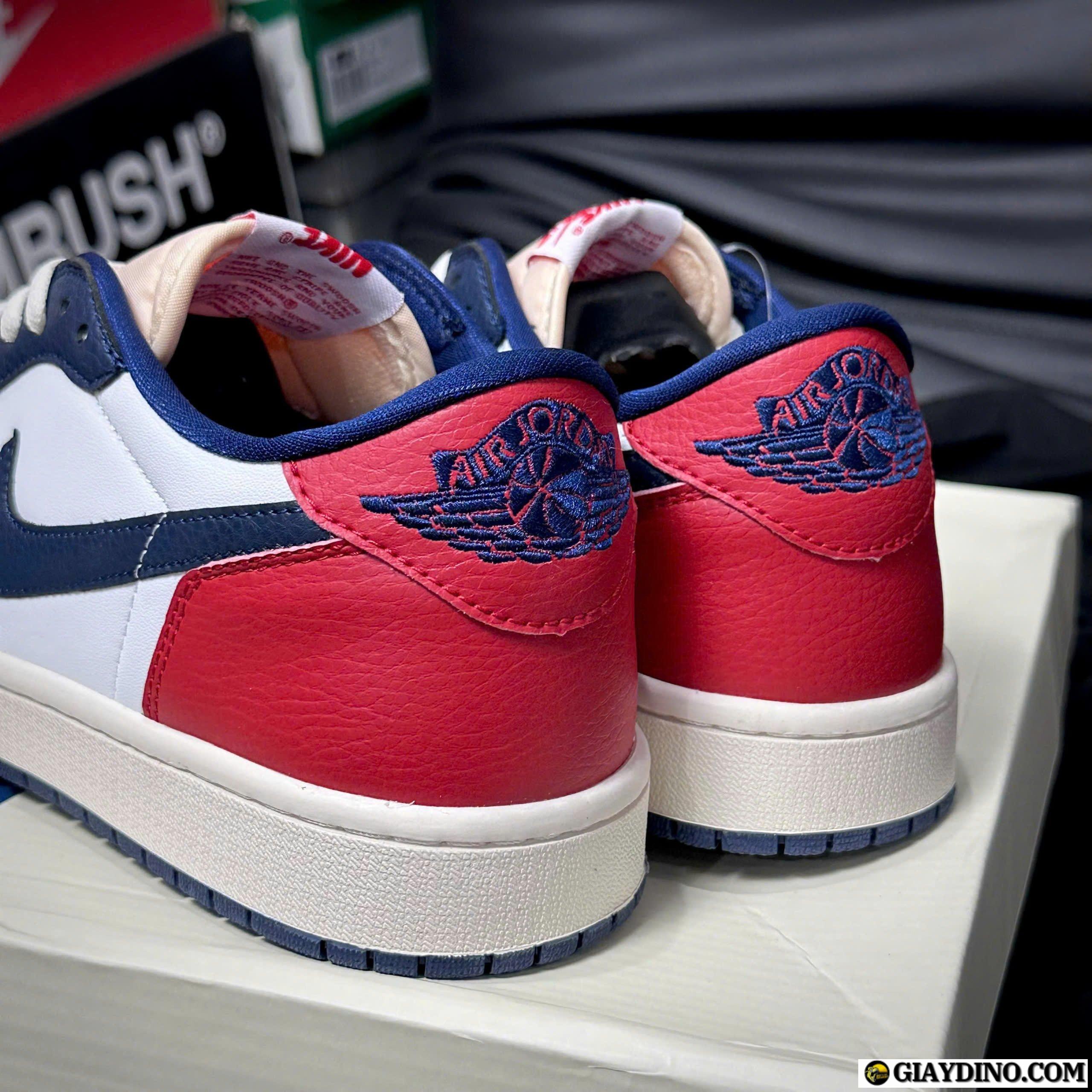 Cận Cảnh Gót Giày Jordan 1 Retro Đỏ Xanh Cận Cảnh Gót Giày Jordan 1 Retro Đỏ Xanh