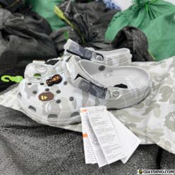 Dep Crocs BAPE Camo Grey Xam Dép Crocs BAPE Camo Grey Xám