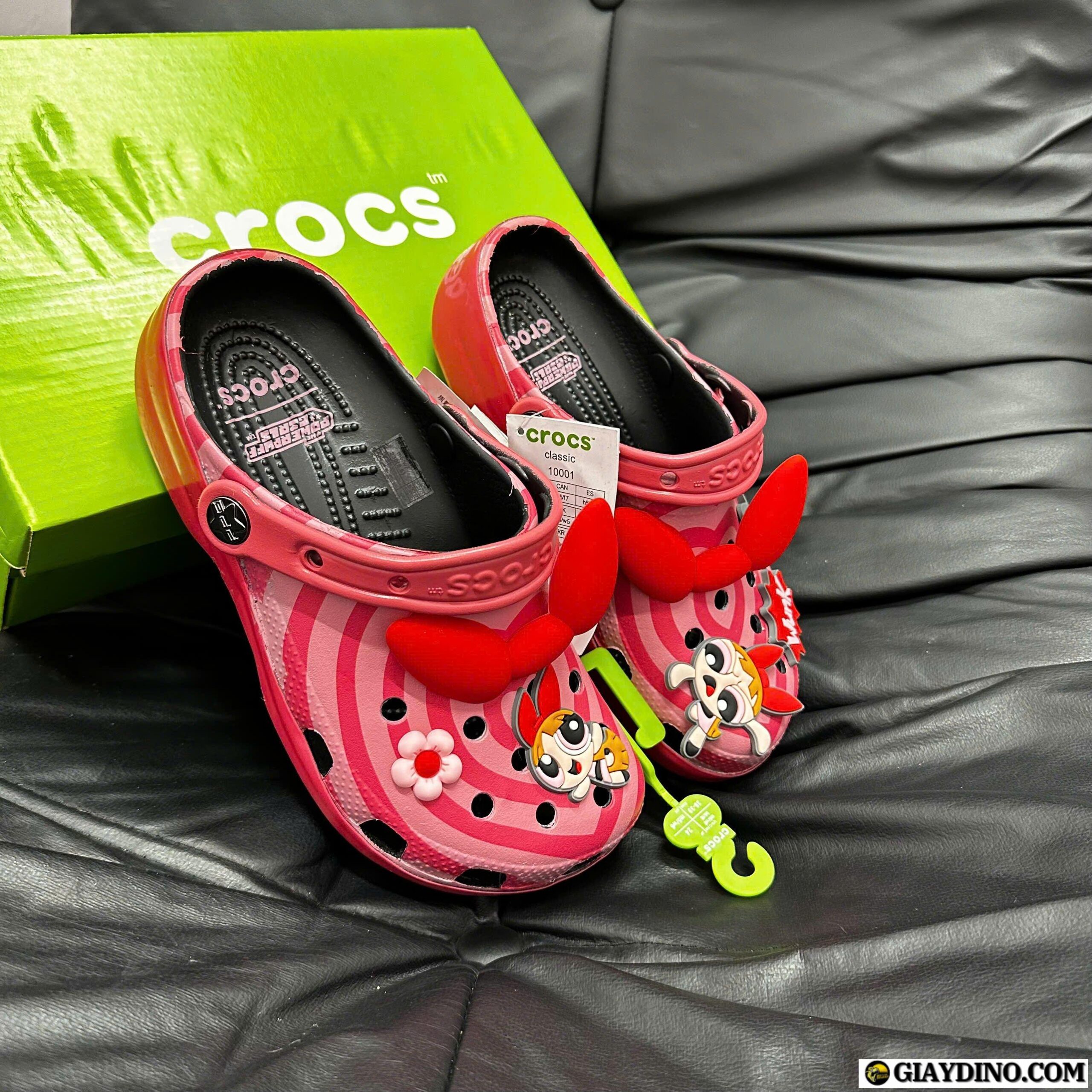 Dép Crocs Powerpuff Girls Blossom Classic Clogs Dép Crocs Powerpuff Girls Blossom Classic Clogs