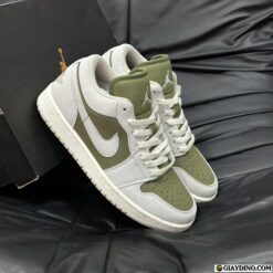 Giay Jordan 1 Low SE Medium Trang Xanh Olive Co Thap Giày Jordan 1 Low SE Medium Trắng Xanh Olive Cổ Thấp