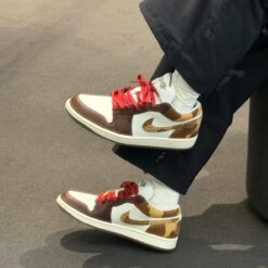 Giay Nike Air Jordan 1 Low SE CNY Sail Chocolate 2026 Giày Nike Air Jordan 1 Low SE CNY Sail Chocolate 2026