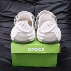 Dep Suc Crocs Pollex Clog Salehe Bembury Stratus Trang Xam Dép Sục Crocs Pollex Clog Salehe Bembury Stratus Trắng Xám