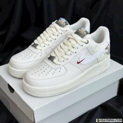 Giay Nike AF1 Low Year Of The Horse Trang Kem Do Giày Nike AF1 Low Year Of The Horse Trắng Kem Đỏ