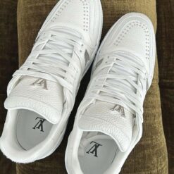 Giay LV Trainer White thiet ke boi Virgil Abloh Giày LV Trainer White thiết kế bởi Virgil Abloh