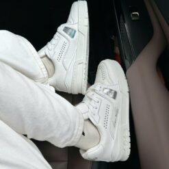 Giay Louis Vuitton Trainer trang dinh da Giày Louis Vuitton Trainer trắng đính đá