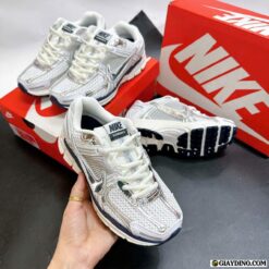 Giay Nike Zoom Vomero Metallic Silver Bac Giày Nike Zoom Vomero Metallic Silver Bạc