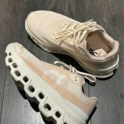Giay Chay Bo On Running Cloudmonster Mau Kem Be Cao Cap 1 Giày Chạy Bộ On Running Cloudmonster Màu Kem Be Cao Cấp