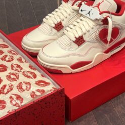 Giay Nike Air Jordan 4 Valentines Day 2026 Trang Do 1 Giày Nike Air Jordan 4 Valentine's Day 2026 Trắng Đỏ