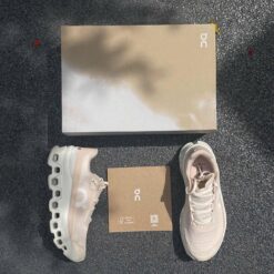 Giay On Running Cloudmonster Void Trang kem Giày On Running Cloudmonster Void Trắng kem