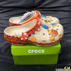 Dep Crocs Disney Crocs Classic Clog Moana Cam Dép Crocs Disney Crocs Classic Clog Moana 211196-90H