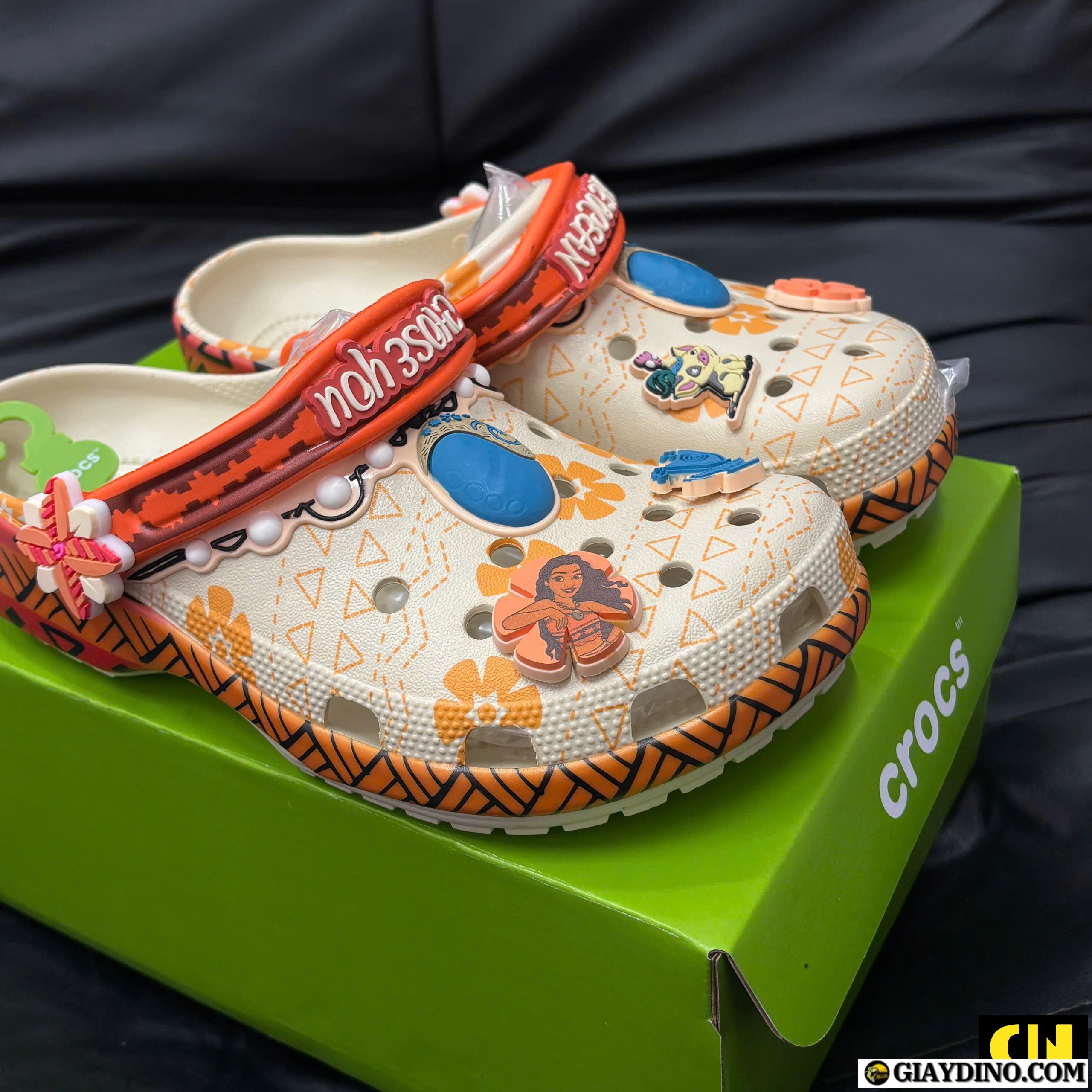 Dep Crocs Moana Disney Full Box Phu Kien Dép Crocs Disney Crocs Classic Clog Moana 211196-90H