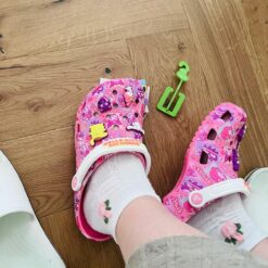 Dep Suc Crocs Classic Hello Kitty Trang Hong Dép Crocs Classic Clog x Hello Kitty 208527-680