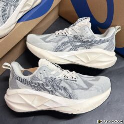 Giay Chay Bo Asics Novablast 5 Oatmeal Mau Kem Trang Giày Chạy Bộ Asics Novablast 5 Oatmeal Màu Kem Trắng