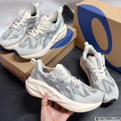 Giay The Thao Asics Novablast 5 Oatmeaal Trang Xam Giày Thể Thao Asics Novablast 5 Oatmeaal Trắng Xám