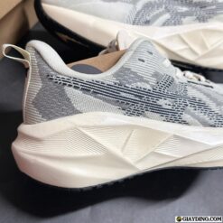 Giay The Thao Asics Novablast 5 Oatmeal Gray Giày Thể Thao Asics Novablast 5 Oatmeal Gray