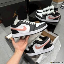 Giay The Thao Jordan 1 Co Thap Phoi Mau Den Hong Giày Thể Thao Jordan 1 Cổ Thấp Phối Màu Đen Hồng