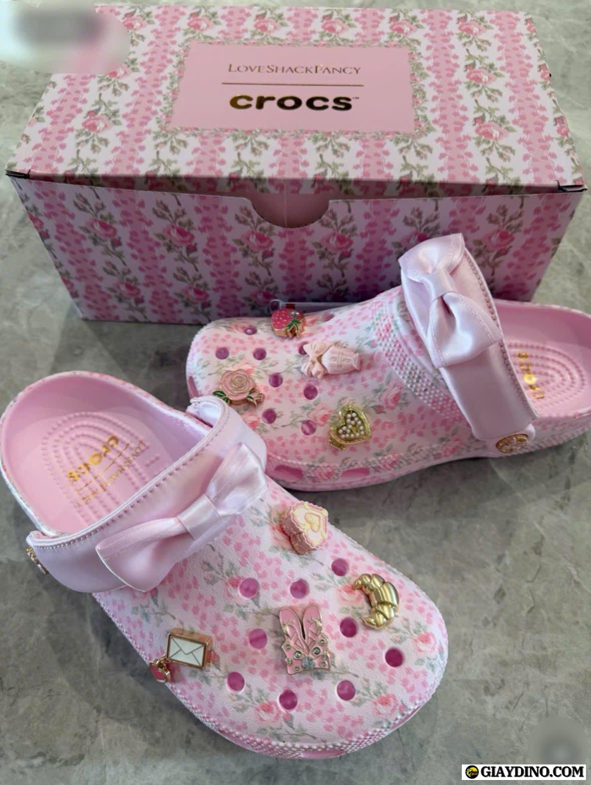 Dép Sục Crocs Love Shack Fancy Trắng Hồng Fullbox Dép Sục Crocs Love Shack Fancy Trắng Hồng Fullbox