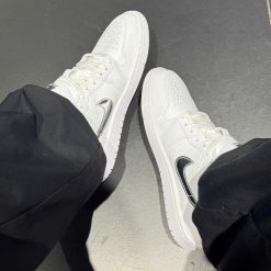 Giay Nike Air Jordan 1 Low SE White Metallic Trang Bac Giày Nike Air Jordan 1 Low SE White Metallic Trắng Bạc