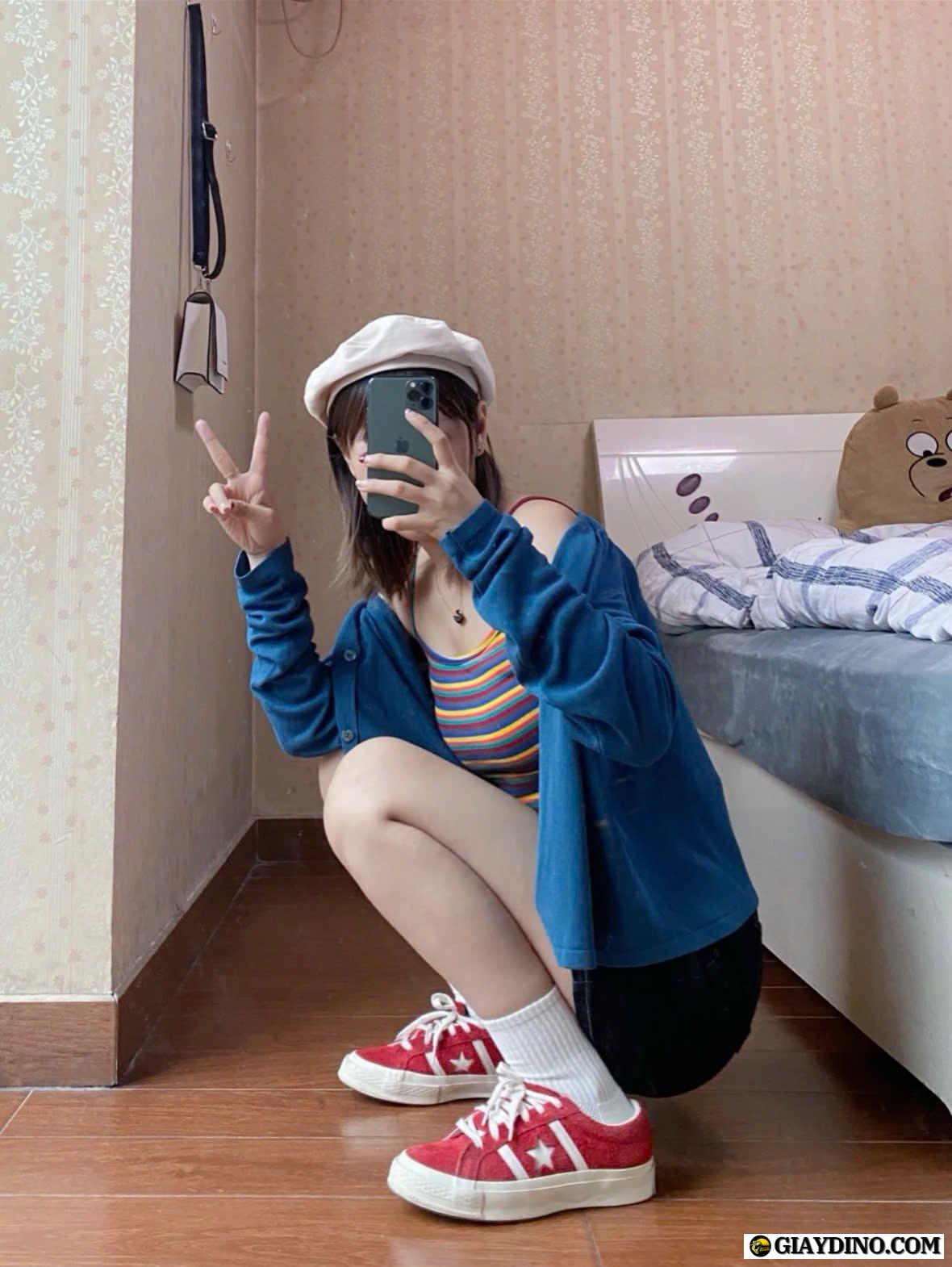 Giày Sneaker Nữ Converse One Star Academy Pro Da Lộn Đỏ Trắng Giày Sneaker Nữ Converse One Star Academy Pro Da Lộn Đỏ Trắng