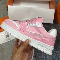 Giay Co Thap Louis Vuitton LV Trainer 54 Da Dap Noi Monogram e1793280489298 Giày Cổ Thấp Louis Vuitton LV Trainer 54 Da Dập Nổi Monogram