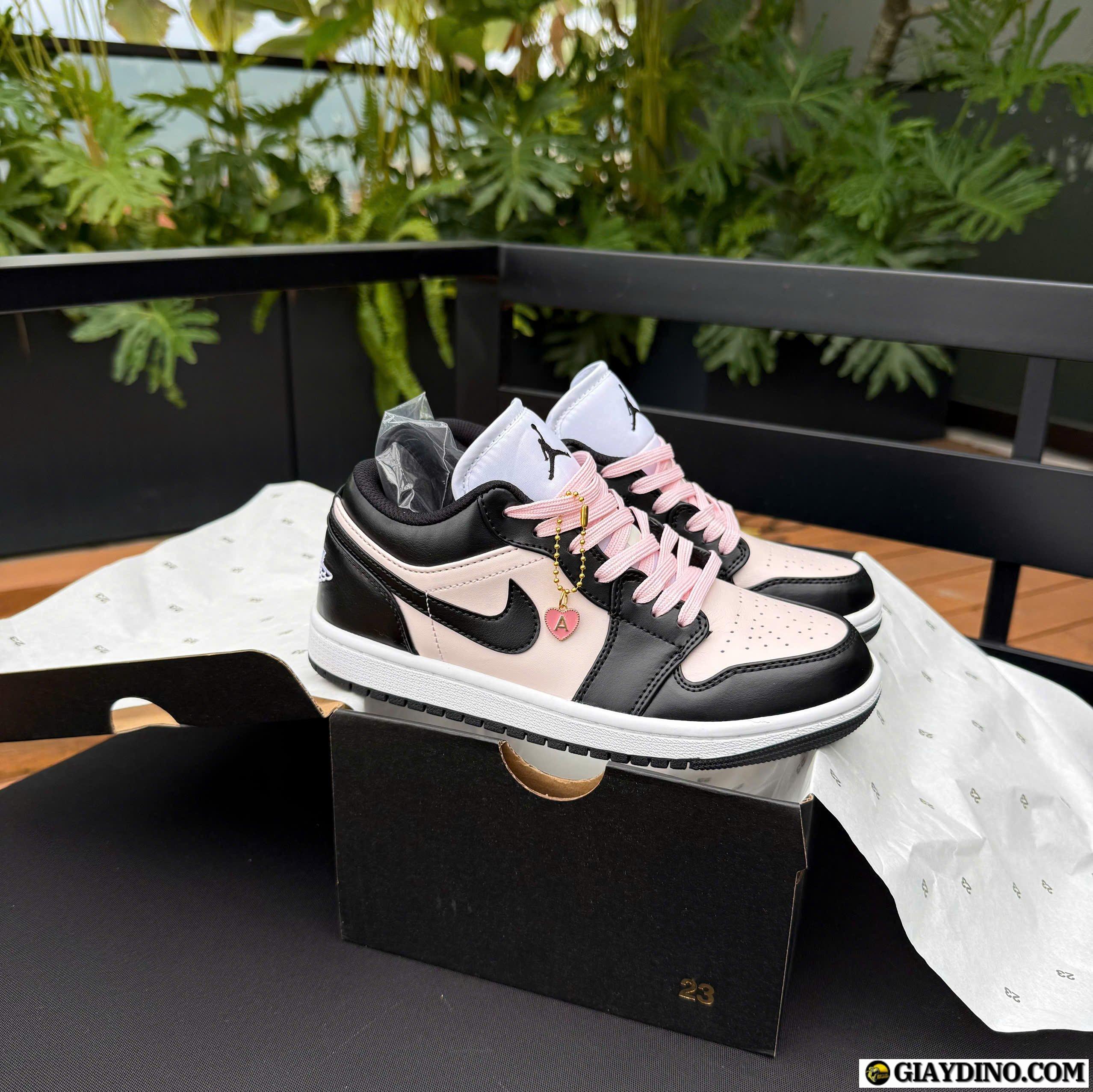 Giày Jordan 1 Low Black Pink Đen Hồng Tặng Kèm Móc Khóa Giày Jordan 1 Low Black Pink Đen Hồng Tặng Kèm Móc Khóa