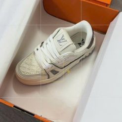 Giay LV Trainer 54 Trang Xam Giày LV Trainer 54 Trắng Xám