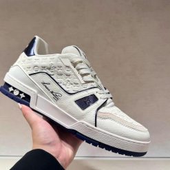 Giay LV Trainer 54 Trang Xanh Navy Dap Noi Giày LV Trainer 54 Trắng Xanh Navy Dập Nổi