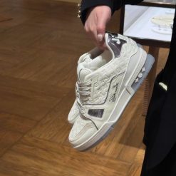 Giay Louis Vuitton LV Trainer 54 Trang Xam Fullbox Giày Louis Vuitton LV Trainer 54 White Gray 1AKCKY