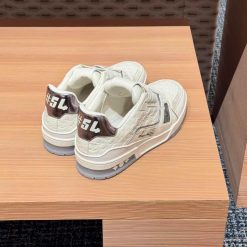 Giay Luxury Louis Vuitton LV Trainer 54 Trang Xam Dap Noi Giày Luxury Louis Vuitton LV Trainer 54 Trắng Xám Dập Nổi